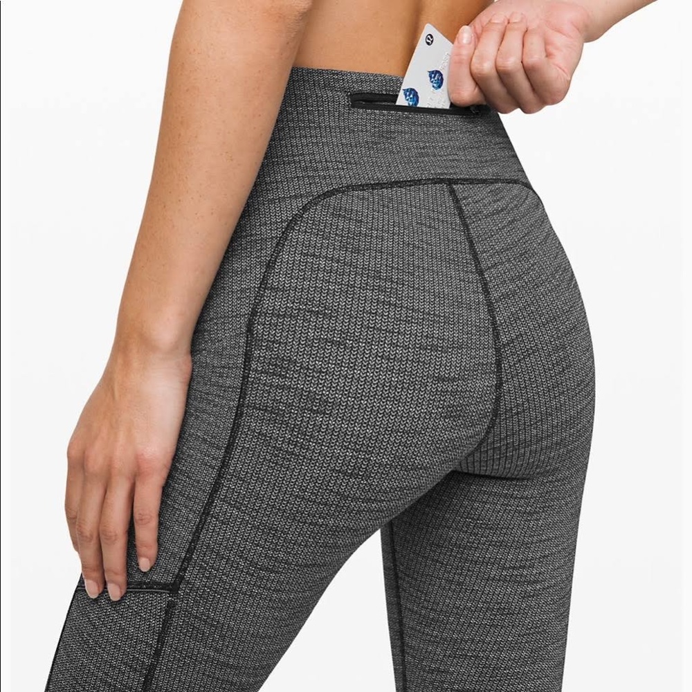 Sz 2 LULULEMON  Leggings Pocket LIKE NEW!